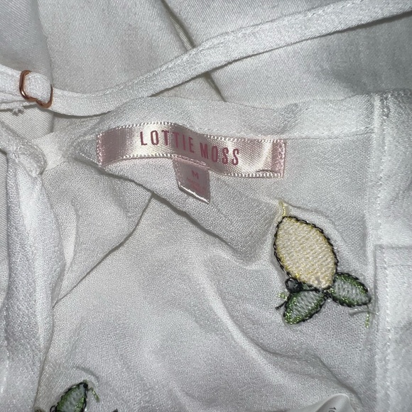 White and yellow lemon tank top with tie in the back - Size M, never worn - Picture 3 of 3